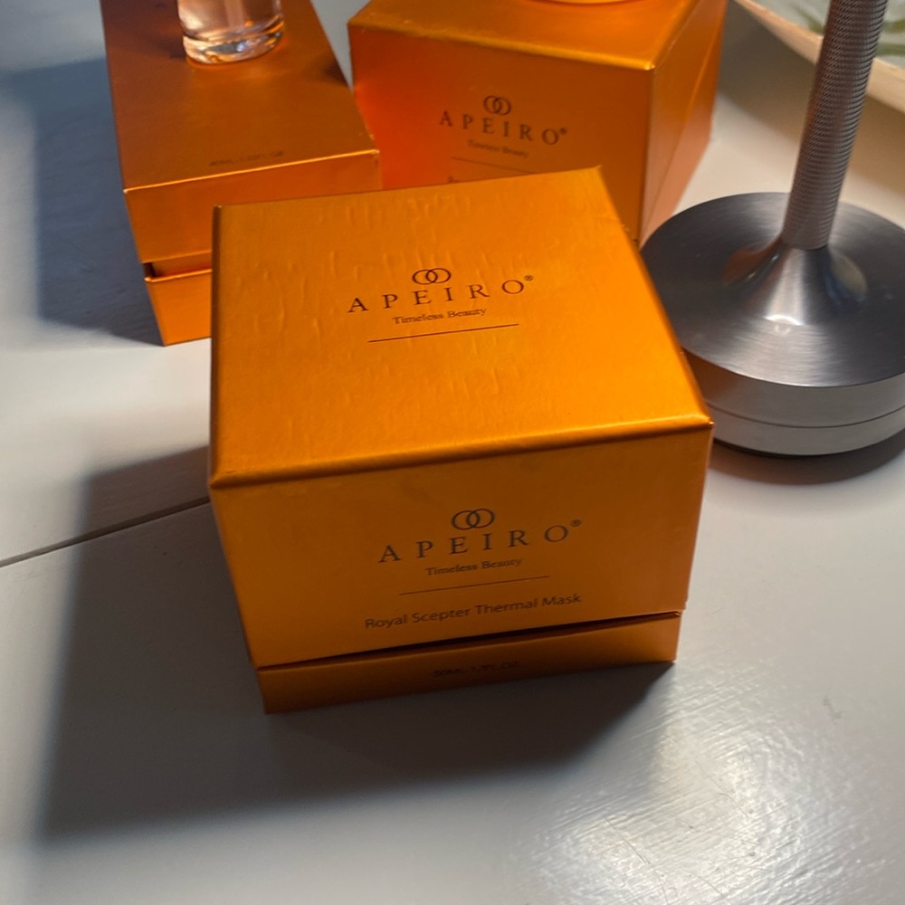 Apeiro Royal Thermal Mask. Lightly used